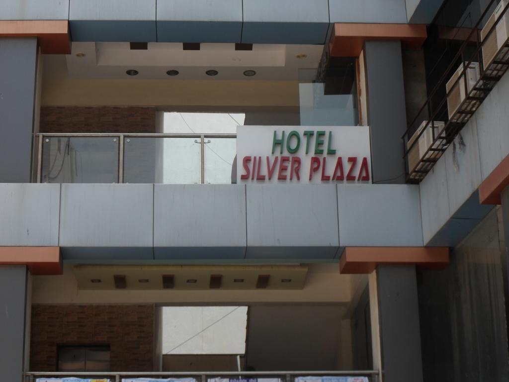 אחמדאבאד Hotel Silver Plaza מראה חיצוני תמונה