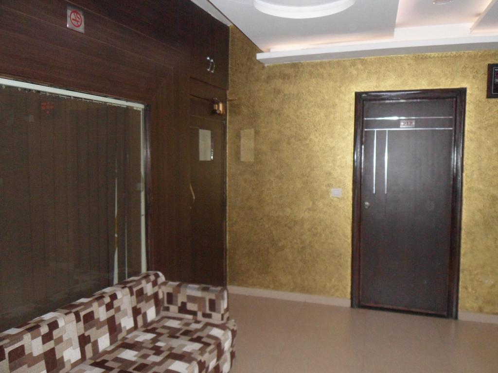 אחמדאבאד Hotel Silver Plaza מראה חיצוני תמונה
